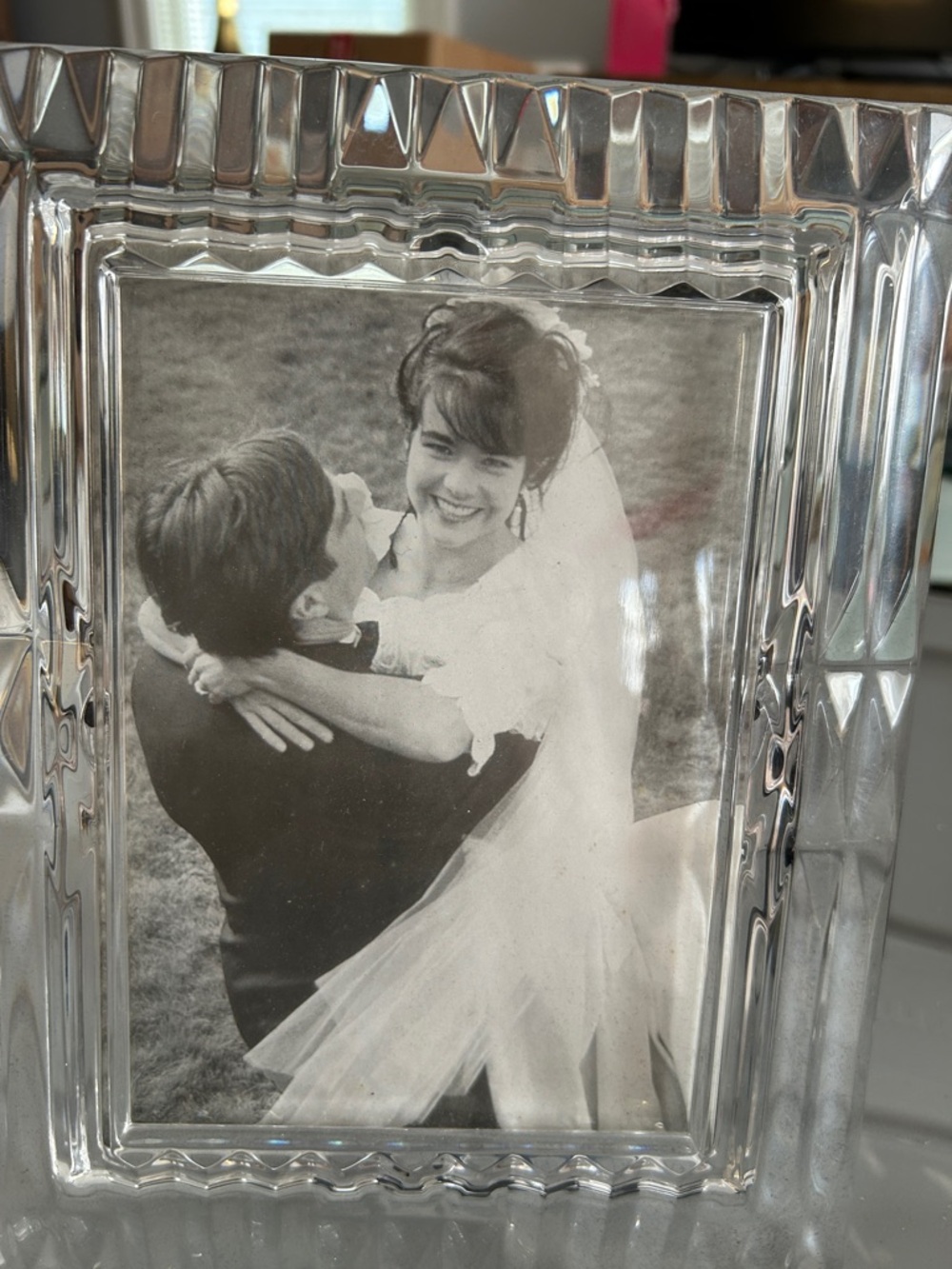 New-Mikasa Clear Cut Crystal Faceted 5x7 Picture Frame in Box